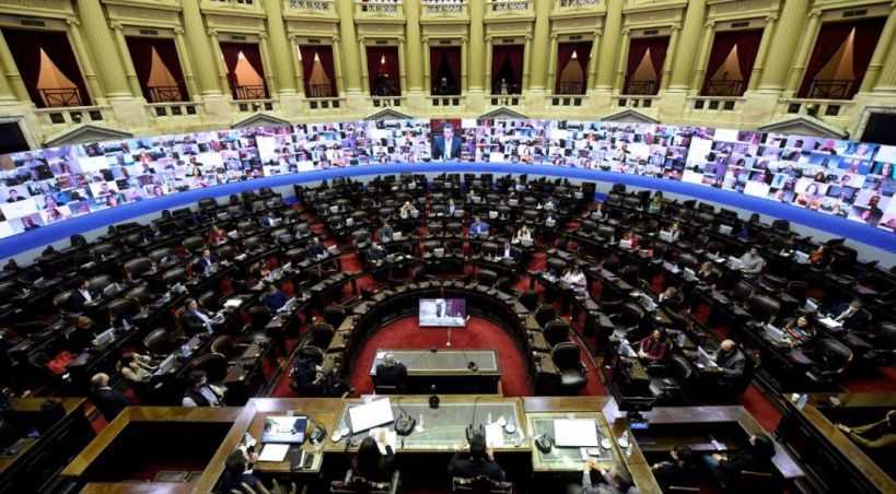 El Gobierno enviará al Congreso un paquete de leyes con beneficios impositivos para inversiones industriales