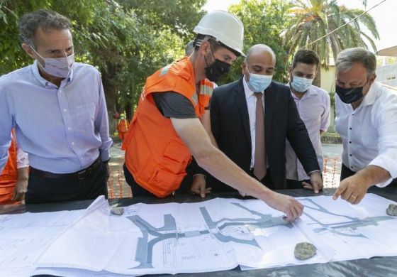 Almirante Brown: Túnel bajo vías, obras hidráulicas y de asfalto para Longchamps