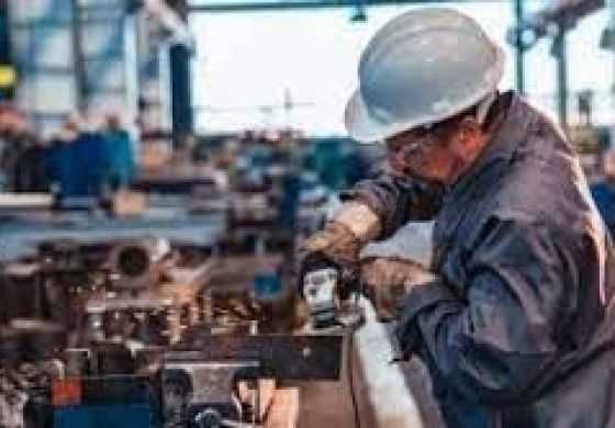 El empleo industrial creció 3,8% en marzo y acumula 34 meses de expansión