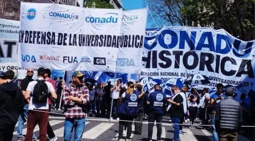 Sin respuesta del gobierno, las universidades exigen la reapertura de las paritarias y amenazan con un paro de 48 horas