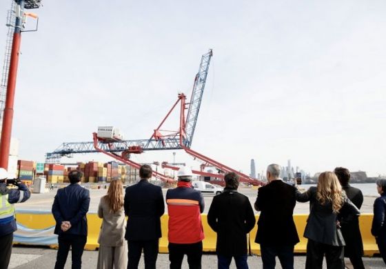 Kicillof encabezó el inicio de la ampliación del muelle de Dock Sud: inversión récord de 143 millones de dólares