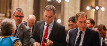 Escándalo Adorni: Denuncian pagos de USD 65 mil en negro para la compra del departamento en Caballito