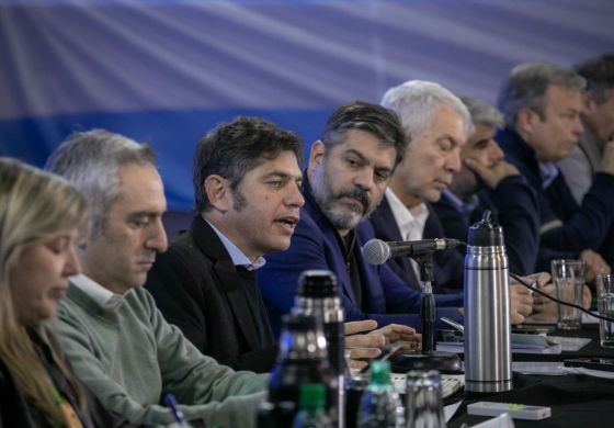 Kicillof avisa: 'No hay sumisión, vamos a las PASO o internas'