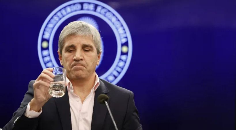 La economía sigue en recesión, se derrumba el consumo y la confianza en el gobierno