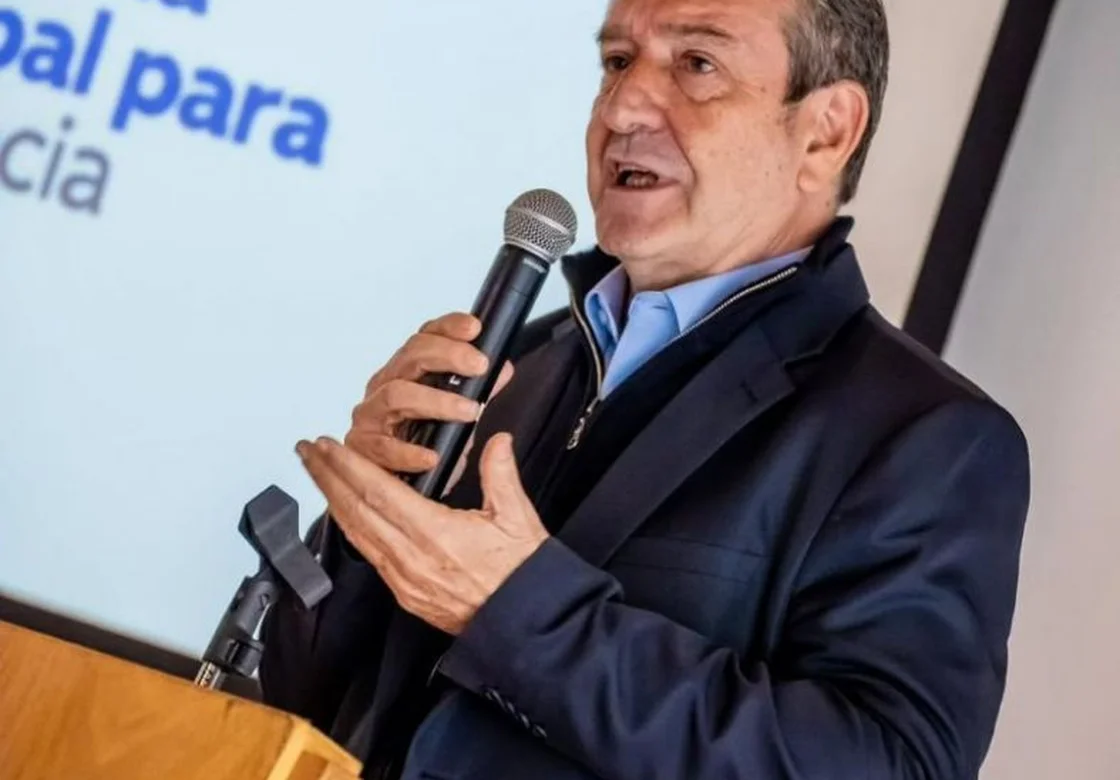 Miguel Saredi propone trasladar la capital bonaerense a Junín y potenciar el interior productivo