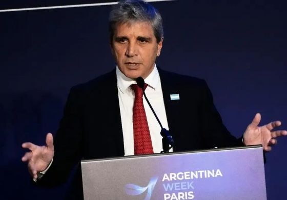 Caputo negó la recesión y culpó a la oposición por el freno económico